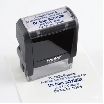 Mavi mürekkepli otomatik doktor kaşesi ve baskı örneği